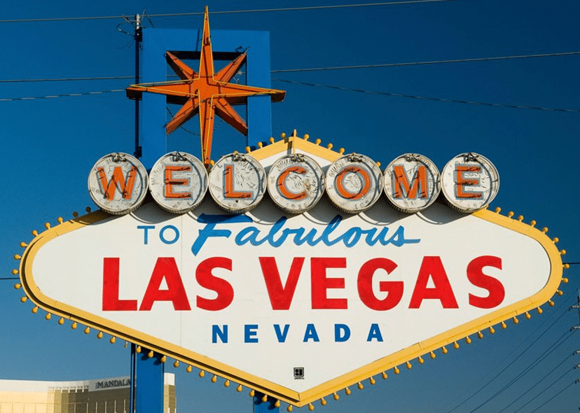 Ultimate Poker Babes - Las Vegas Strip Off